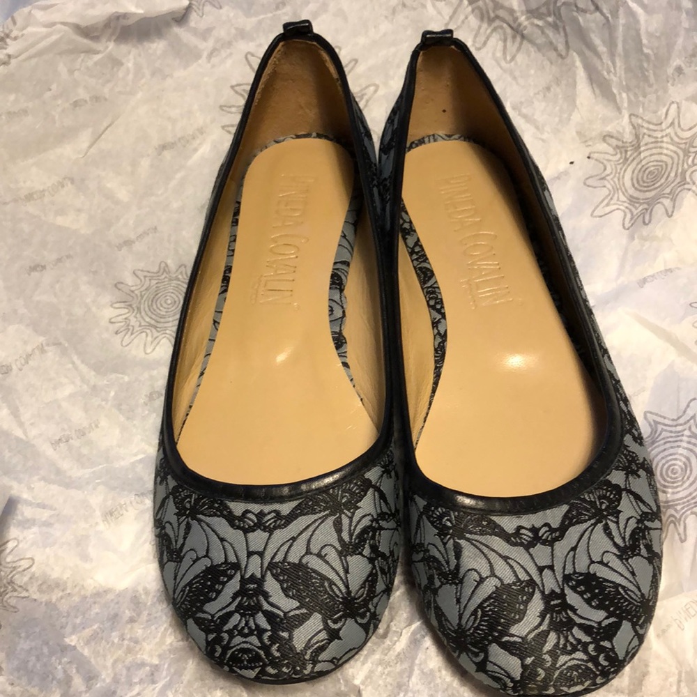 Elegant black and grey Pineda Covalin flats!